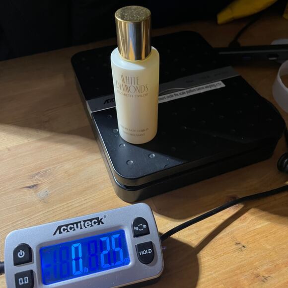 White Diamonds Elizabeth Taylor Eau de Toilette Spray & Luxury Bath Bubbles 1 oz - Picture 7 of 7